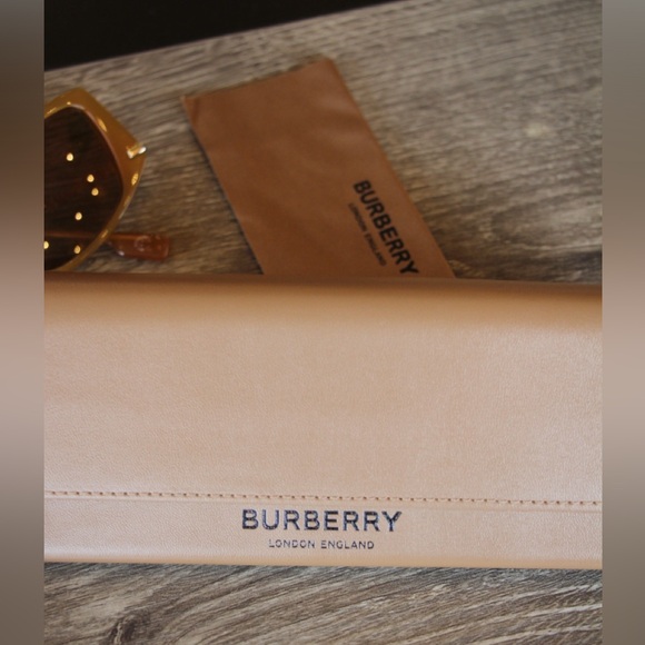 Burberry Sunglasses - Picture 6 of 9